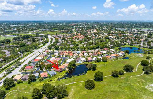 Cozy and Relaxing Retreat House - Photo 14