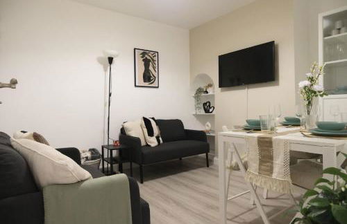 Stylish 4 Bed Home in Aylesbury, Buckinghamshire - Foto 23