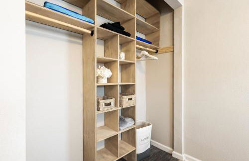 Light & Cozy Oasis with Private Pool and Hot Tub - Foto 13