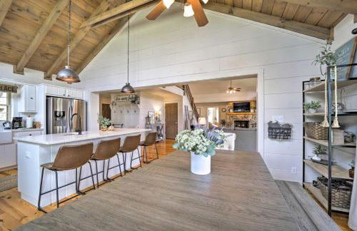 Ideal for Families! Lake Toxaway Getaway with Deck - Foto 9