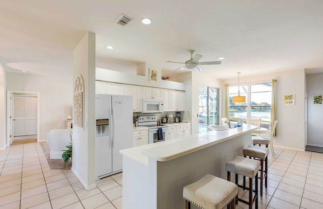 Private Pool, Pond Views, & Bonus Lounge in Gated Naples Community Drive to Dining & Sand - Foto 11