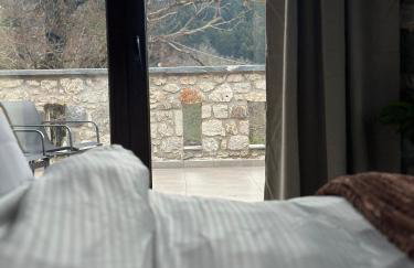 Wood & Stone Guesthouse - Photo 2