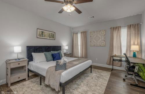 Modern Regional Art Gallery Home - Spacious & New! Tv in each room - Foto 32