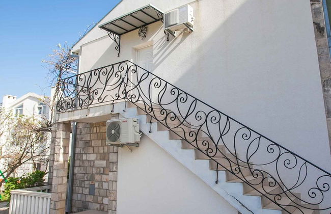 Maki Apartments - Photo 48