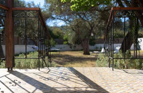 Eleni's Cottage, for Natural Living, By ThinkVilla - Foto 10