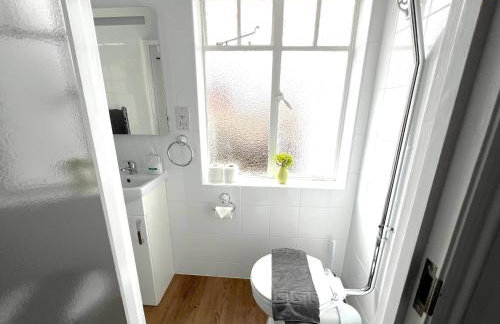 Large Family-Friendly 2BD Glastonbury Retreat, Sleeps 5 - Foto 25