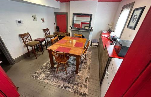 Poe Themed Home Close to Beaches and DE Turf - Foto 3