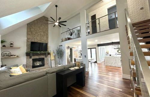 Cheerful 4 bedroom home w/ fireplace & game room - Foto 1
