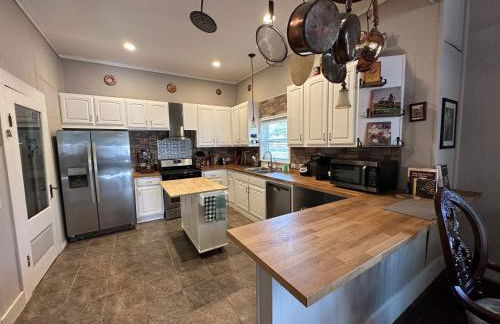 Blueberry Bungalow - Locally Run! Enjoy our PS5! - Foto 6