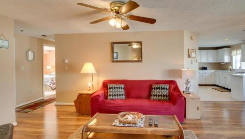 Beachfront Old Orchard Beach Condo with Balcony - Foto 5