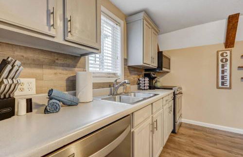 Downtown Launchpad for Urban Explorers | Fireplace - Foto 10