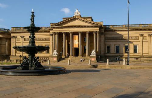 City Centre - Sleeps 6 - Bars, Parking & Netflix - Foto 24