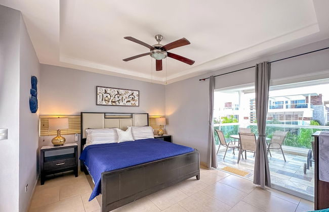 Incredible 3 BR Penthouse w BBQ Jacuzzi - Photo 53