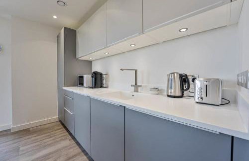 Stunning 2 Bed Apartment in Central Birmingham - Photo 15