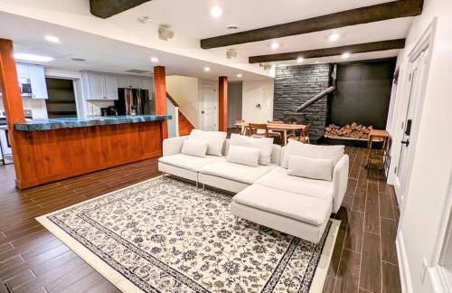 The Athena Hideaway - hottub, firepit, lake & racetrack - Foto 47