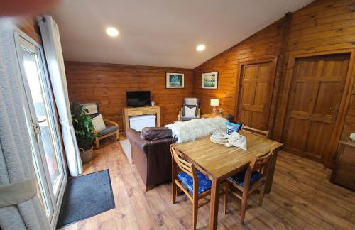 Captain’s Cabin - Photo 60