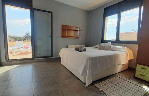 Villa Mediterránea con Cinco Dormitorios y Piscina - Foto 31