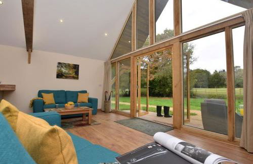 Nettlebed Farm Holiday Lets Barn3 - Photo 15