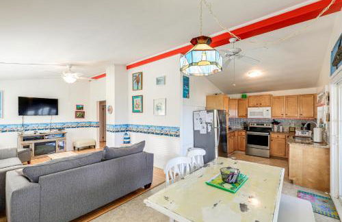 Oceanfront Gem with Rooftop Deck Steps to Sand - Foto 6