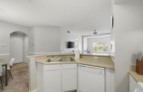 2BR with Resort-Style Amenities - Foto 12