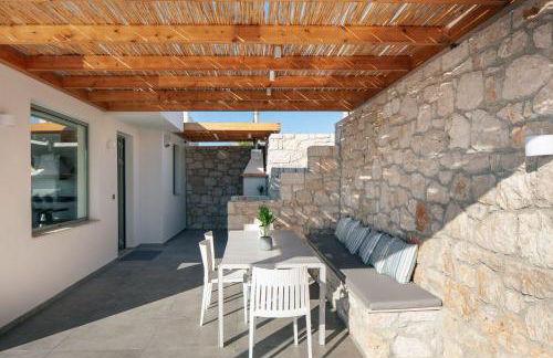 Villa Balance, Unwind with Panoramic Sea Views, by etouri - Foto 8