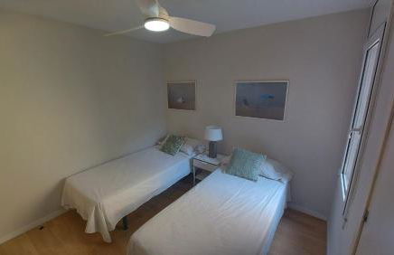 1ª linea reformado y perfecta ubicacion frente al puerto deportivo - Foto 12