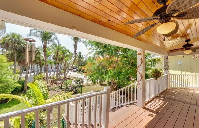 NEW Jungle Paradise Treehouse Suite With Resort Amenities Elevator Access Outdoor Kitchen Lagoon Lazy River Pool RV Hook up - Foto 1