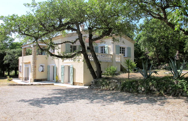 3 bedroom House in Bagnols-en-Forêt with private pool and garden - Photo 1