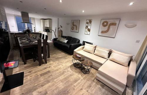 The Urban Retreat 4bdr sleep 14 - Foto 24