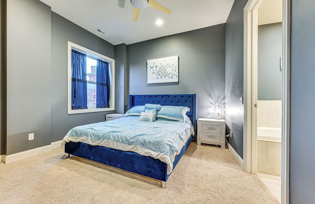 Heart of Dtwn Omaha: Historical Apt w/ Perks - Foto 10