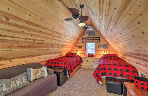 Sparta Lake Home with Deck and Boating Access! - Foto 16