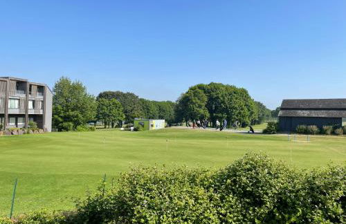 Cottage YVEL au Pied du lac au Duc, son Golf et sa Base Nautique - Foto 15