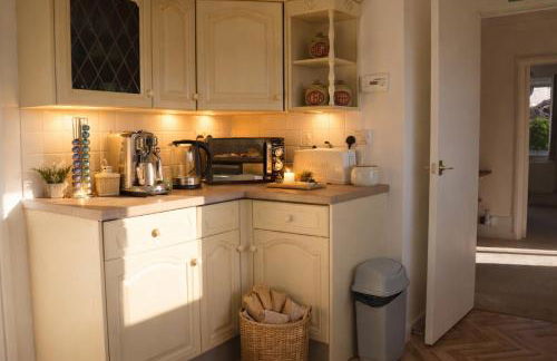 Big Group Bungalow, Sleeps 9, Perfect for Families - Photo 13