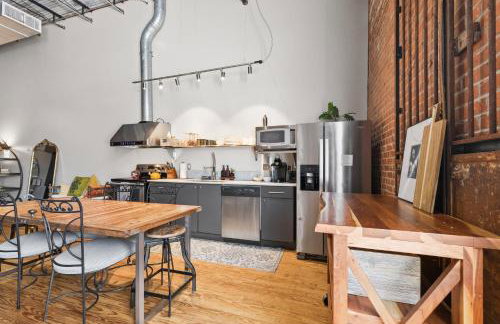 Industrial Modern Loft in Downtown Lafayette - Foto 9