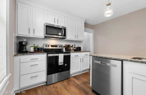 Riverside Craftsman with 3 beds and 3 baths, Pet friendly, Great neighborhood - Foto 6