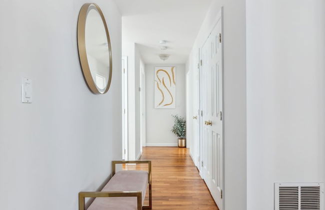 Luxury NY Home with Free Parking - Foto 18