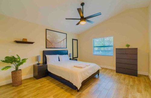 Spacious Home - Heated LED Pool & Ping Pong - Foto 25