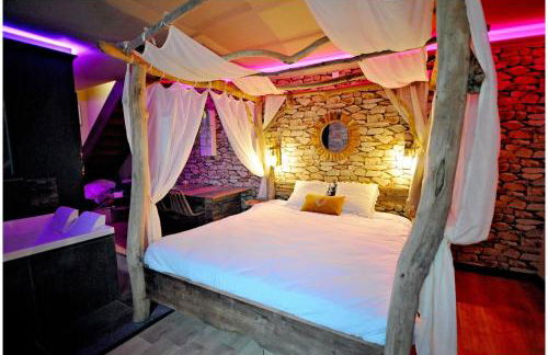 Duplex Safari jusqu'à 4 personnes, Spa XXL, day use, 5 min centre ville, cinéma, cascade et lit sous les arbres - Foto 17