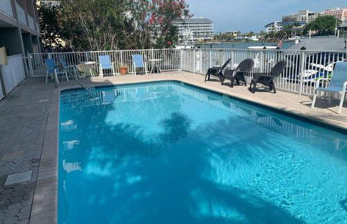 Luxury and Spacious Waterside Getaway - Foto 20