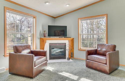 8 Mi to Dtwn Rochester Peaceful Home with Deck! - Foto 2