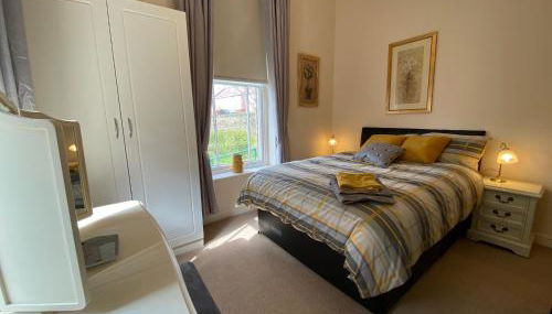 Fabulous 2 bed Historic Ground floor apartment Belper with free car parking next to property - Foto 2