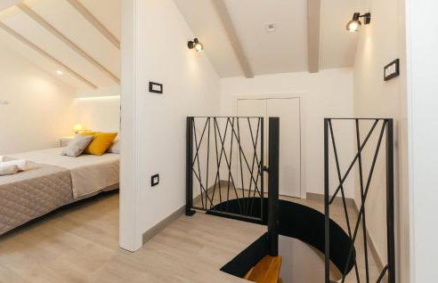 Amazing Home In Gornji Prolosac - Foto 20