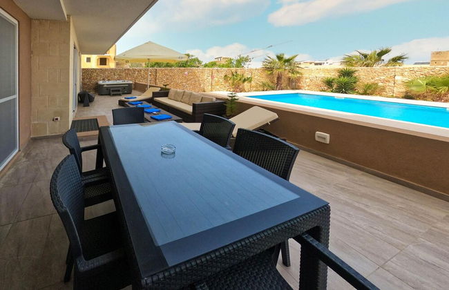 Comfortable Home With hot tub and Communal Pool - Foto 7