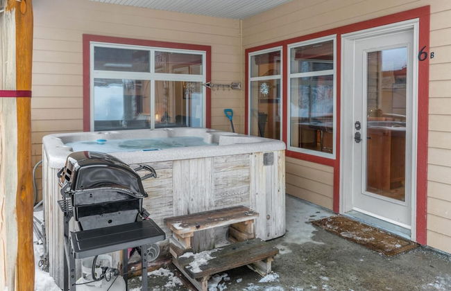 I Spy - Cozy Pet Friendly, Ski In/Ski Out Condo with Private Hot Tub - Photo 35