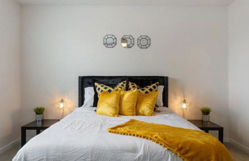 Modern Home 2BR 2BA Free Off-Street Parking & Wifi - Foto 10