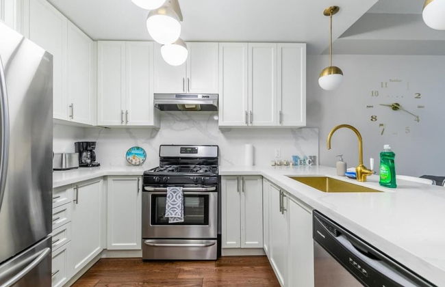 3BR 2 5BA Townhome 1 min to the Beach BBQ Parking - Foto 6