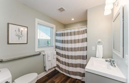 SunScape & SeaScape Beachfront Vacation Home - Foto 8