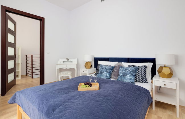 Apartment With Pool by Renters Prestige - Photo 10