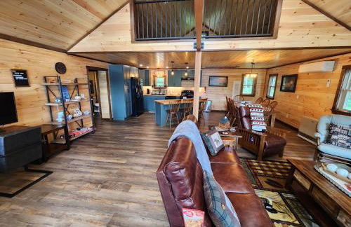 Family Friendly Lakefront Cottage, Ambajejus Lake - Foto 9