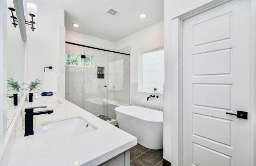 Modern getaway near downtown and airport - Foto 13